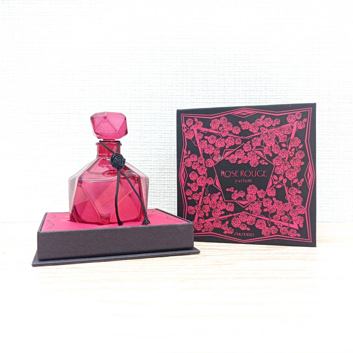クリスマス特集2022 資生堂 ローズ ルージュ パルファム 32ml lps