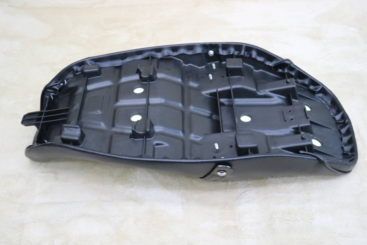 ゼファー400 前期 タックロール シート Z2仕様 黒 皮 /あんこ抜き 完成