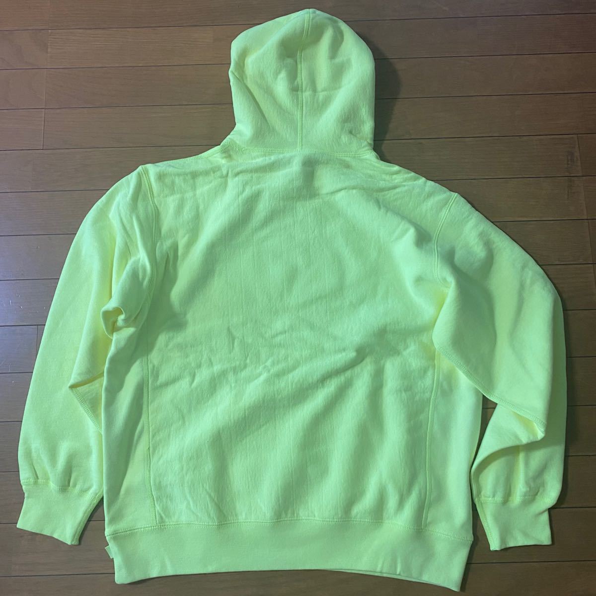 Supreme Small Box Hooded Sweatshirt www.esole.eu