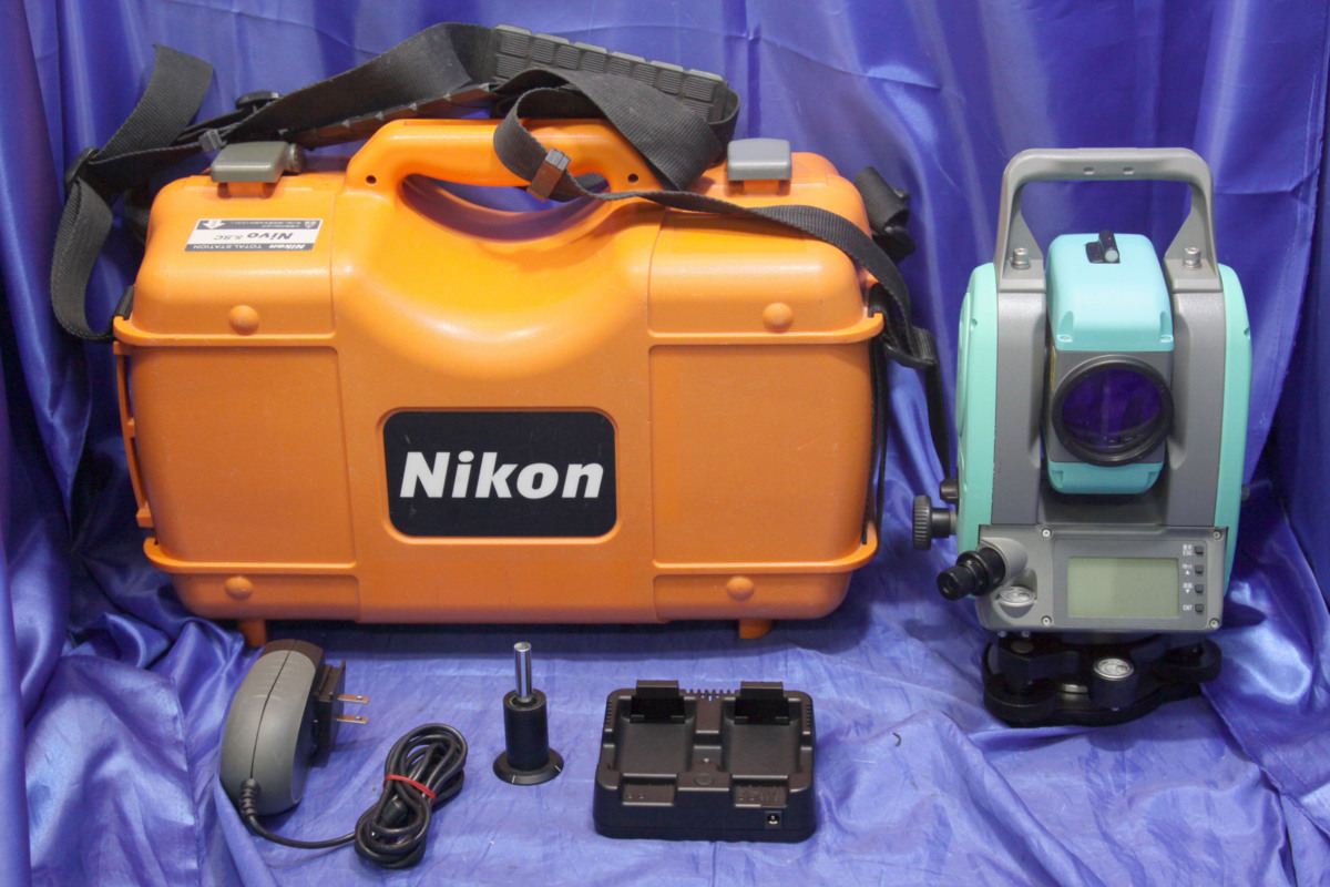 Nikon/ニコン ノンプリズムトータルステーション ★Nivo-5SC/充電器・専用ケース付属★ 60517S