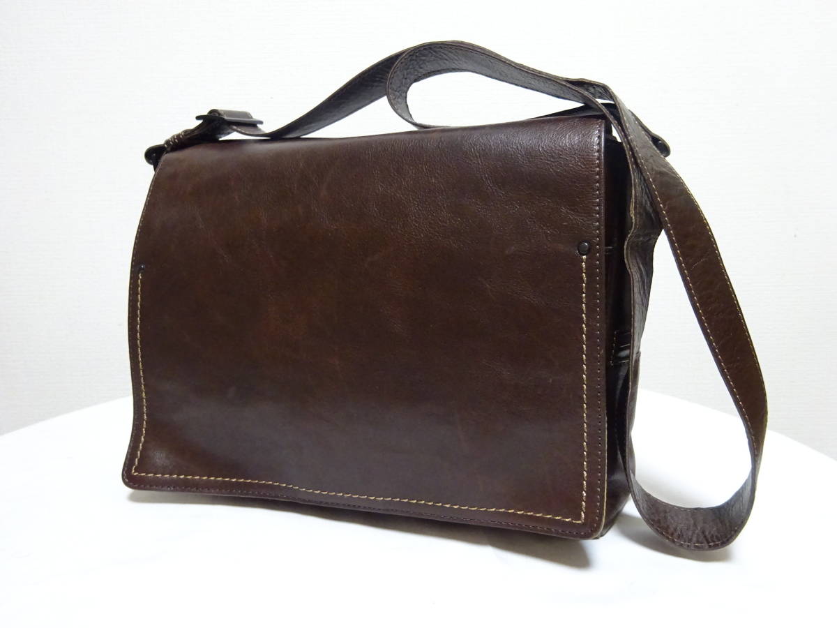  earth shop bag factory leather shoulder bag diagonal .. bag Brown chocolate tea color man and woman use made in Japan 