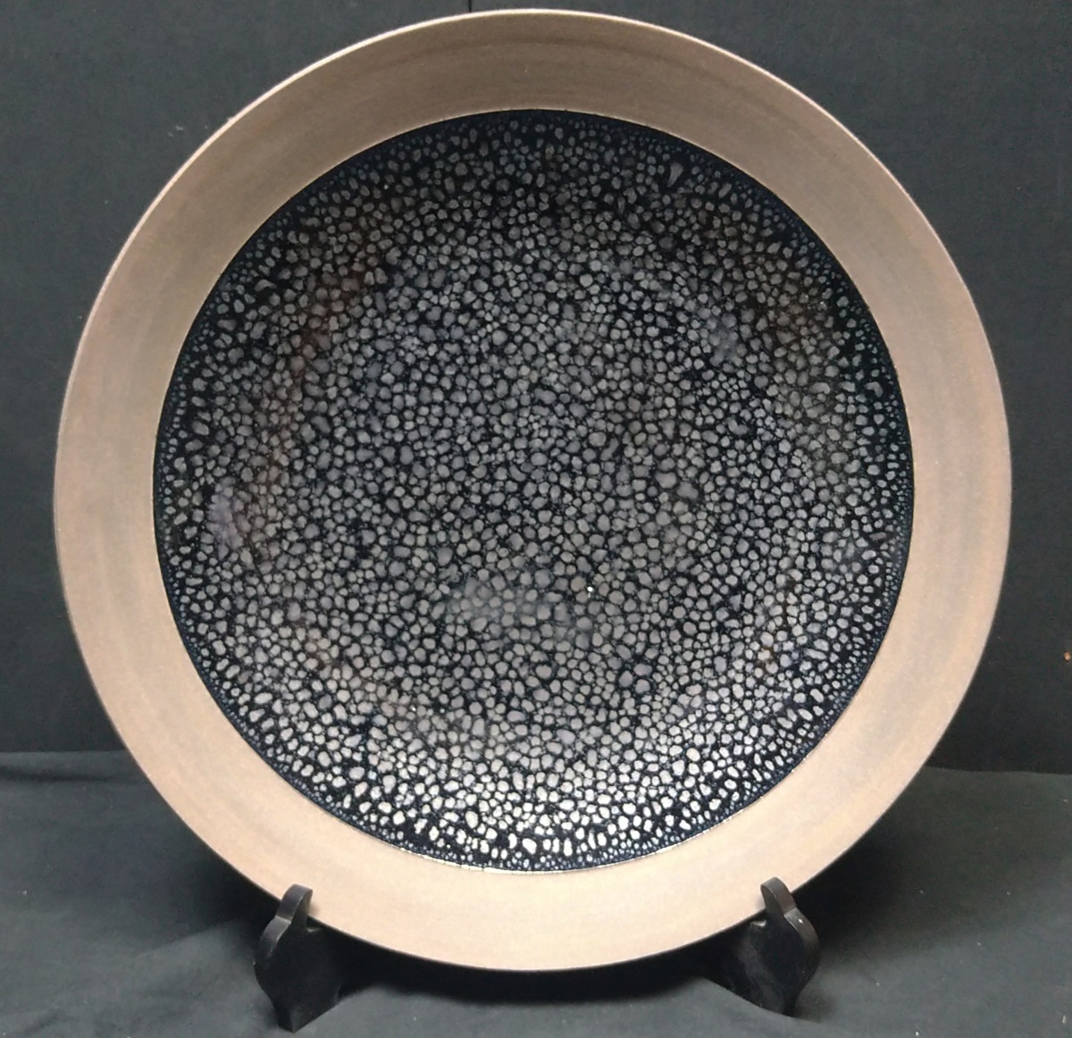 嗜好品】軌窯 久田重義作 油滴天目 大皿 径44cm 飾皿 共箱 常滑焼 真作
