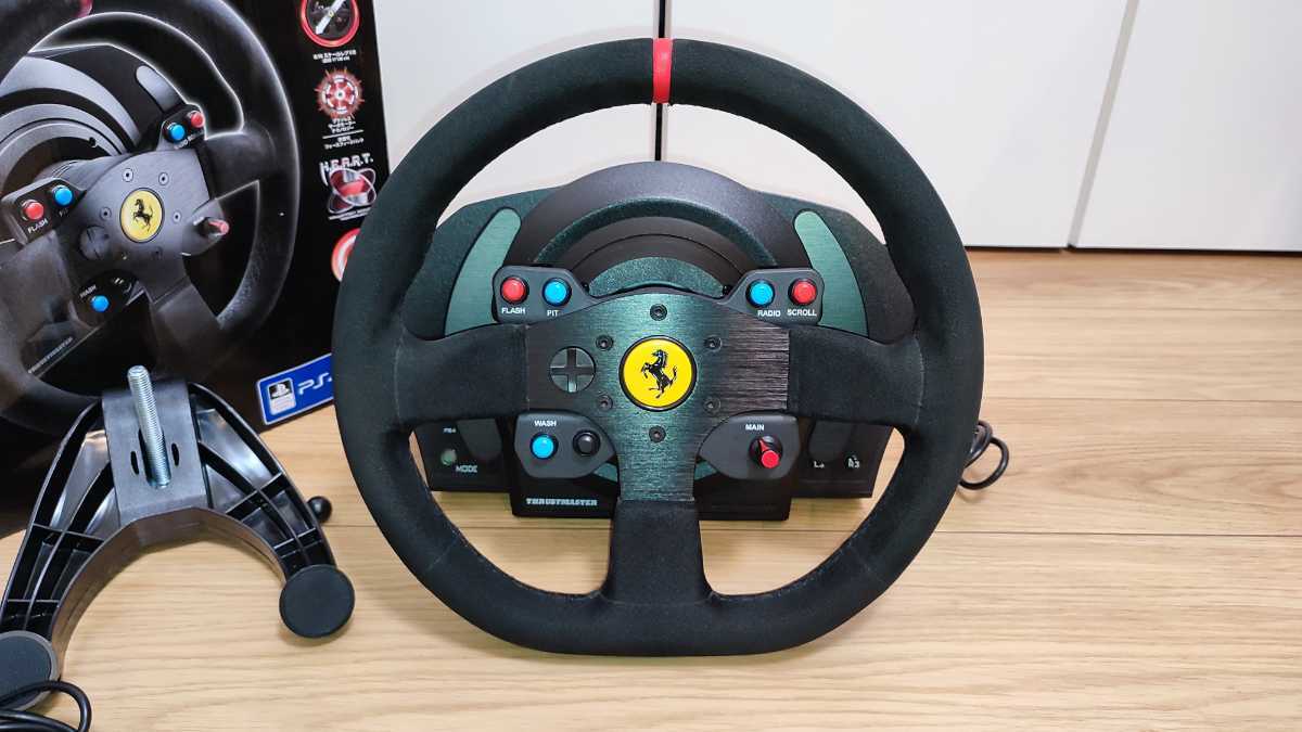 上品 国内正規品 Thrustmaster スラストマスター T300 Ferrari