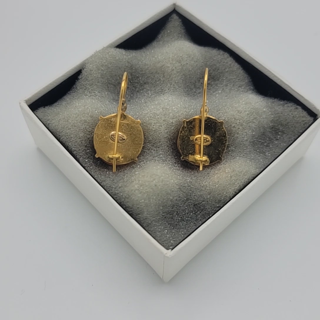 確実正規品 シャネル 飴玉 ピアス 消毒済み | inmano.com.br