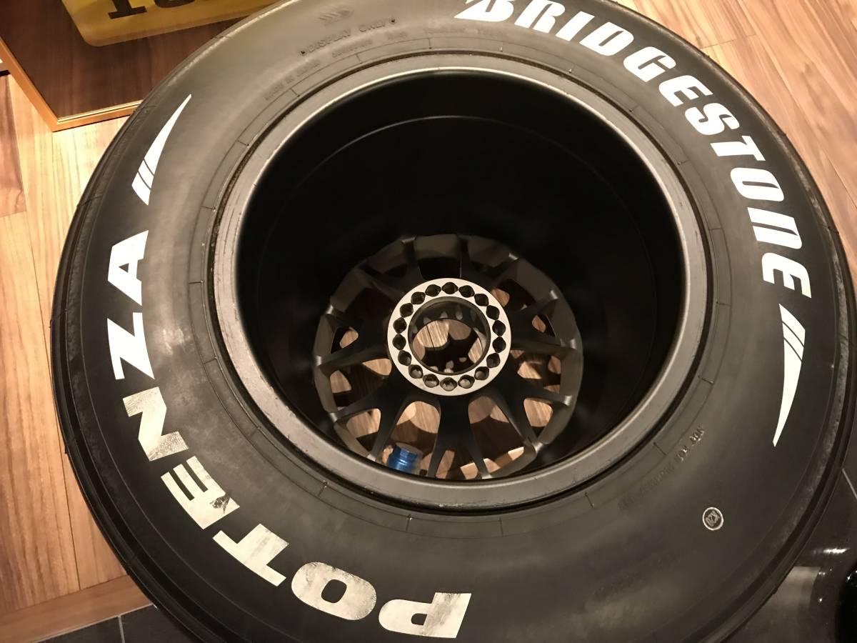 F1 フェラーリ 2000年代前半 フロントタイヤ&ホイール F1 フェラーリ 2000年代前半 フロントタイヤ&ホイール