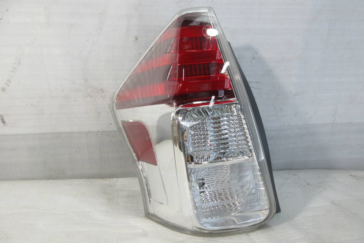 プリウスα/プリウスアルファ ZVW40W/ZVW41W 純正左テールライト