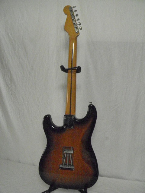 美品 American Vintage '57 ST 2SB Stratocaster Fender USA ストラトキャスター フェンダー _画像3