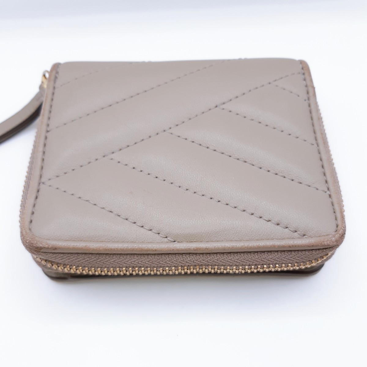 トリーバーチ Tory Burch 二つ折り財布 10005608 キラ|Yahoo トリーバーチ Tory Burch 二つ折り財布 10005608 キラ|Yahoo
