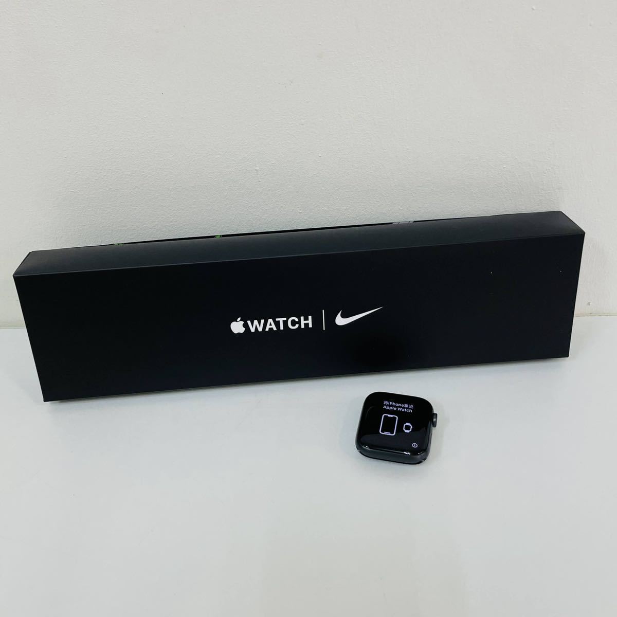 美品　apple watch アップルウォッチ MYYK2J/A NikeSE GPSモデル 44mm スペースグレイアルミ i9148 60サイズ発送_画像1