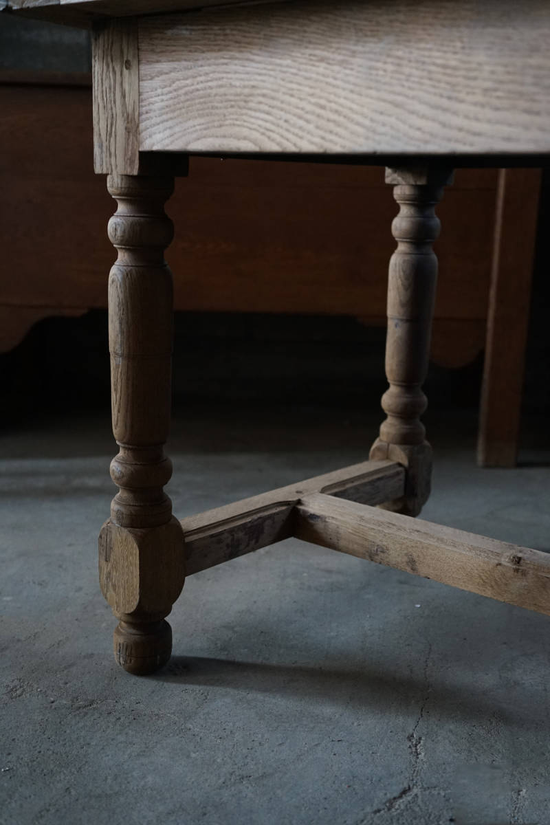 古い無垢材の装飾脚の木製テーブル / 19世紀・北フランス / 古家具 古道具 古物 家具 机 作業台_画像6
