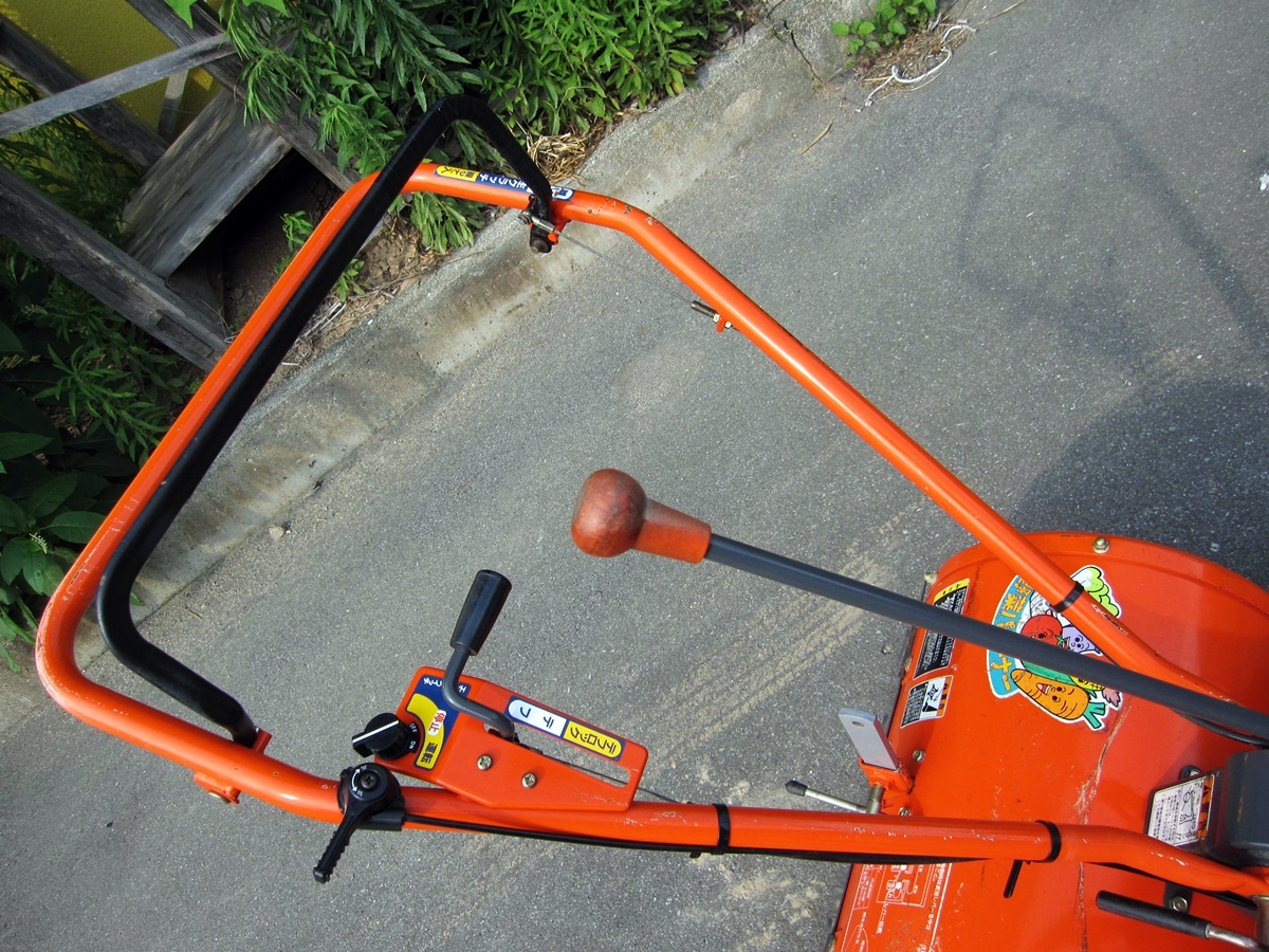 お買得】耕うん機 クボタ TR60 5.5馬力 爪正転/逆転 操作 お買得】耕うん機 クボタ TR60 5.5馬力 爪正転/逆転 操作