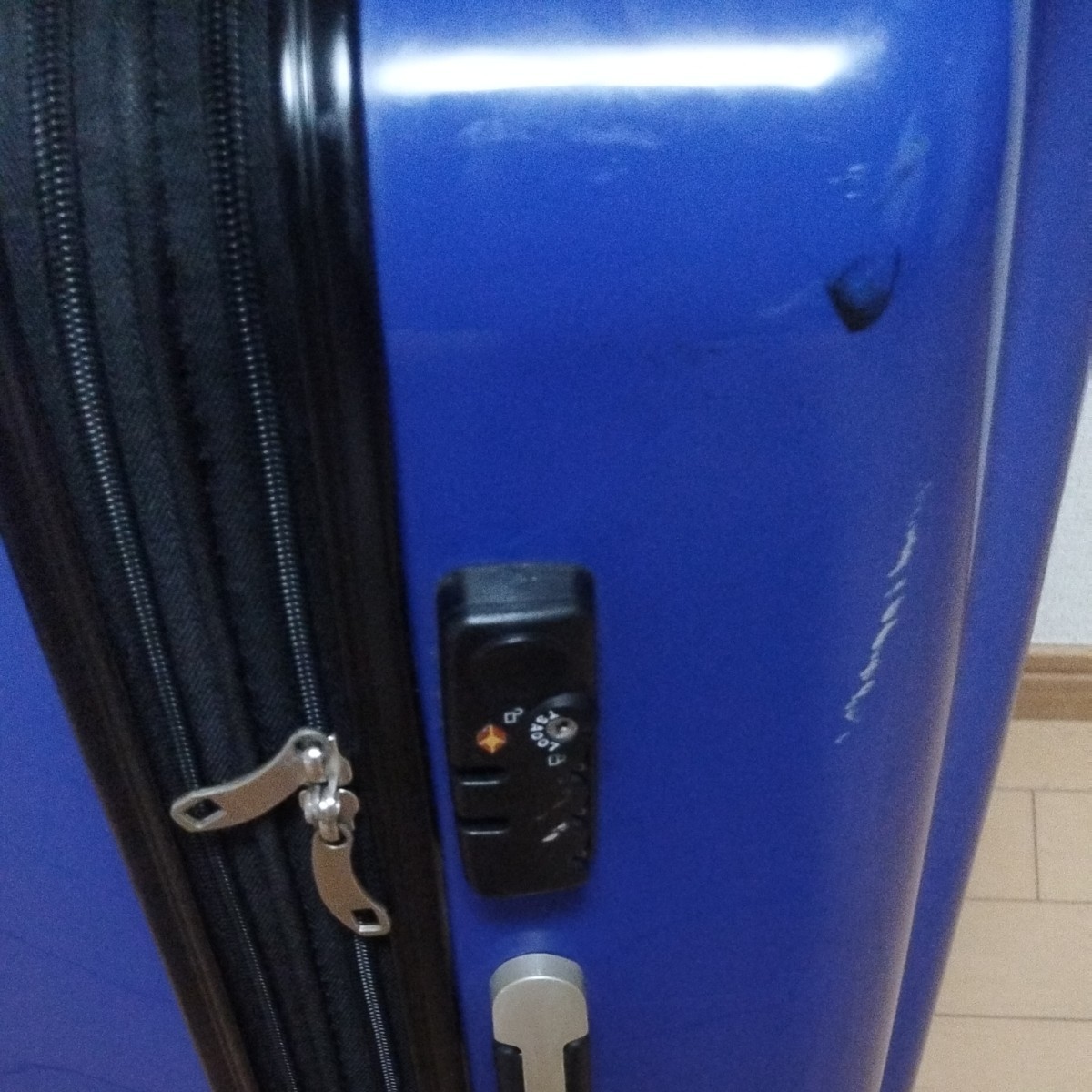 【軽量、大型】スーツケース　TSAロック　Lサイズ