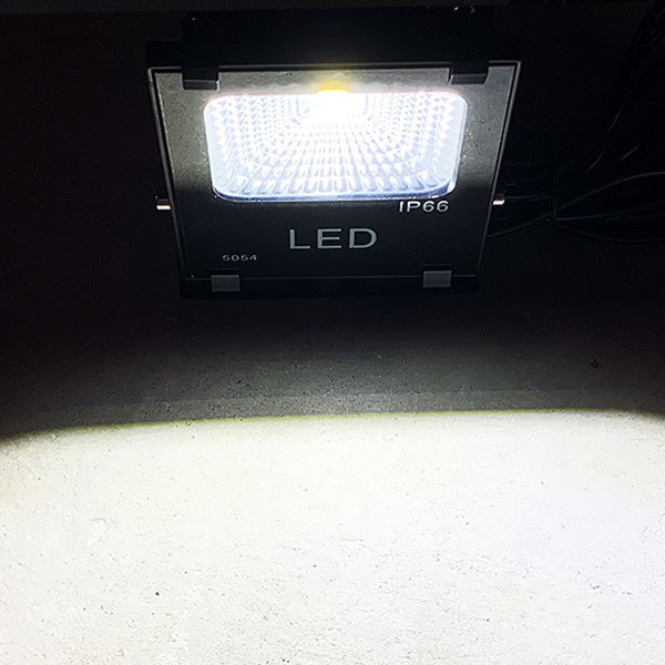 LED投光器 LEDライト 100W 1000W相当 防水 AC100V 3Mコード 白色 【4個】 送料無料_画像3