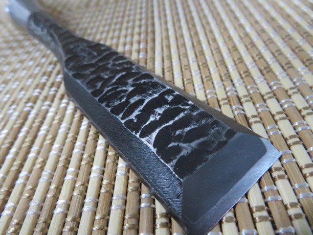 田齋明夫作】鎚目仕上『脇差し鑿 :9分/27mm:革ケース』※ダメ 田齋明夫作】鎚目仕上『脇差し鑿 :9分/27mm:革ケース』※ダメ