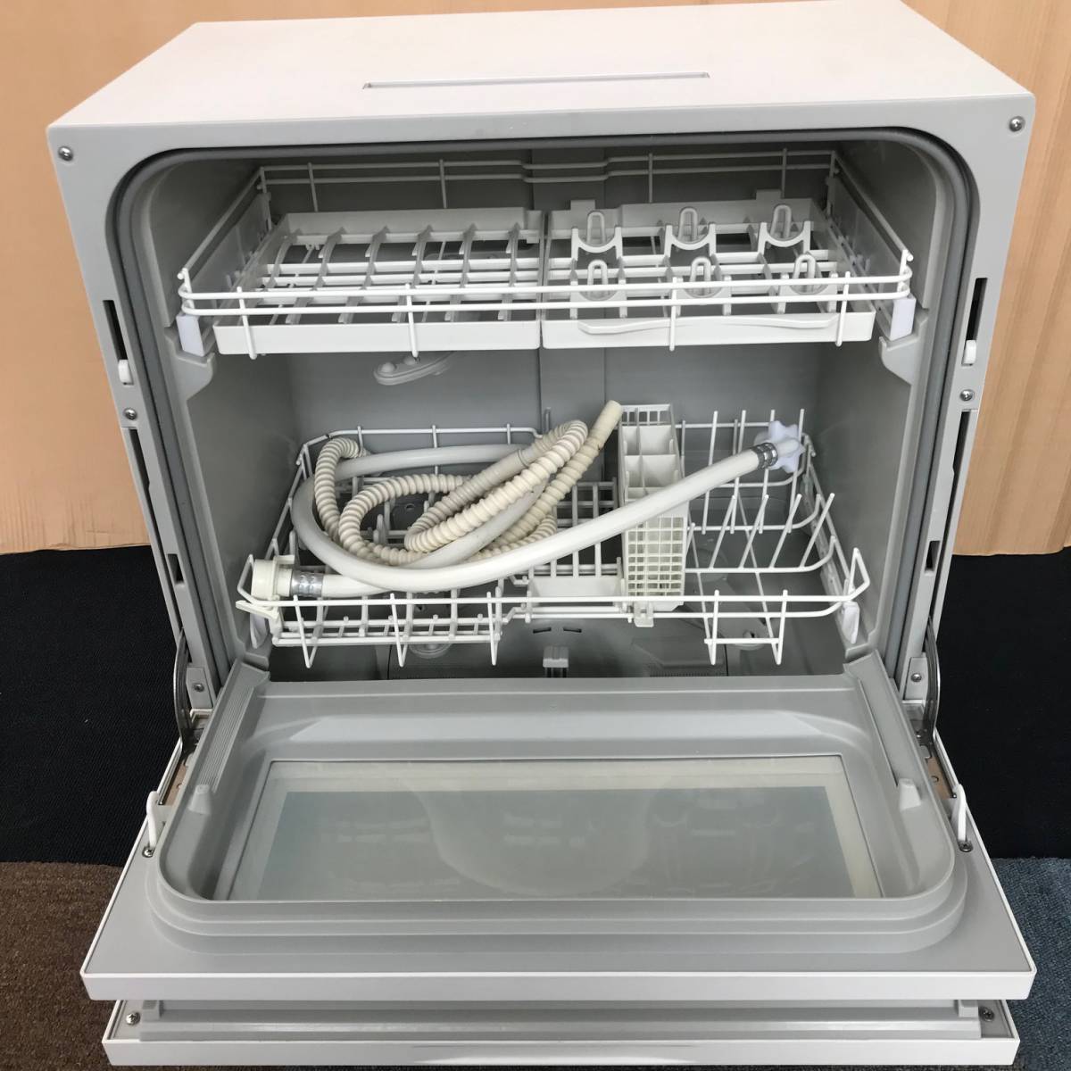 Panasonic NP-TH1-W 電気食器洗い乾燥機 食洗器 パナソニック 2018年製