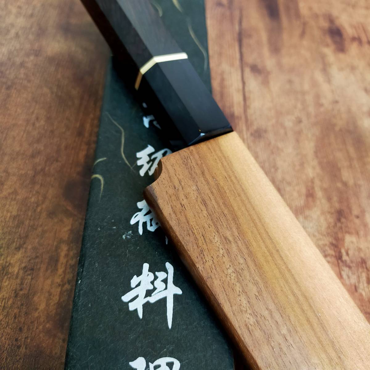 新品】V金10号本焼柳刃包丁270mm 高級黒檀黒水牛銀巻八角柄 neuroid