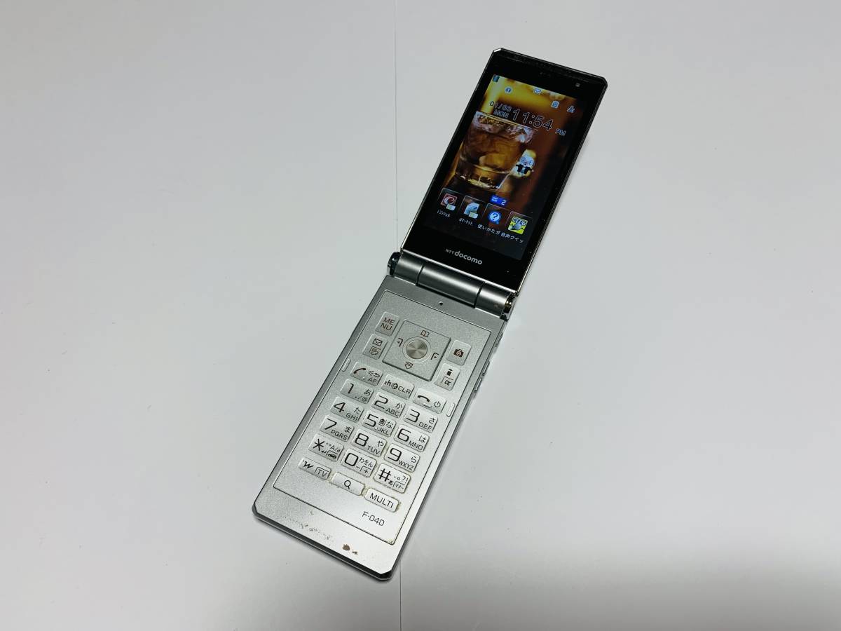 ★ドコモ　F-04D　TITANIUM SILVER　1310万画素カメラ　防水★_画像2