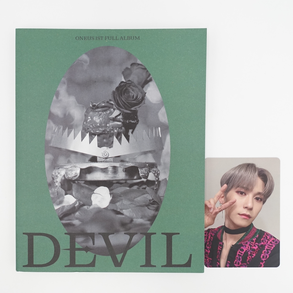 ONEUS ワナス/1st full album DEVIL/GREEN ver. PHOTO BOOK フォトブック/ヨントン トレカ カード/KEONHEE コンヒ/6337_画像1