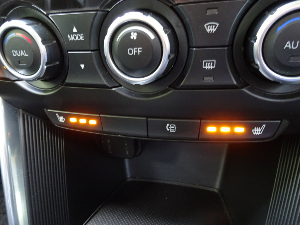 4WD CX-5 クリーンディーゼルターボ 衝突軽減ブレーキ HDDナビ TV Bluetooth バックモニター スマートキー 黒本革シート クルコン HID ETC_シートヒーター