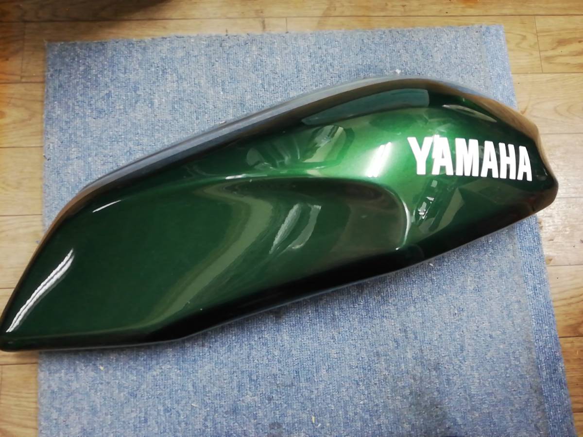 XSR700 タンクサイドカバー 右 EUヤマハ 緑 (ヨーロッパ XSR700 タンクサイドカバー 右 EUヤマハ 緑 (ヨーロッパ
