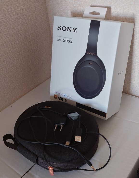 WH-1000XM4-B ワイヤレスノイズキャンセリングヘッドホン【美品
