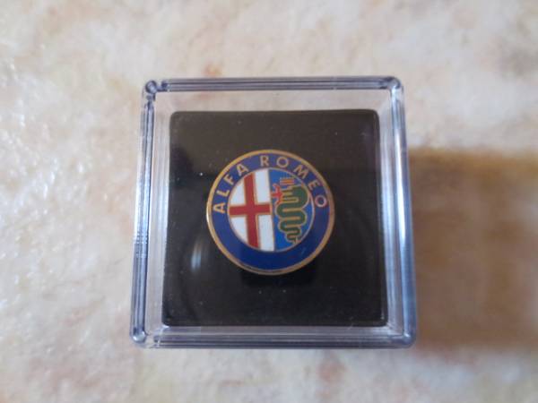  Alpha Romeo original pin badge * in the case new goods *ALFA Italy car * Giulia * Giulietta *C4* stereo ru vi o* Spider * Alf . start 