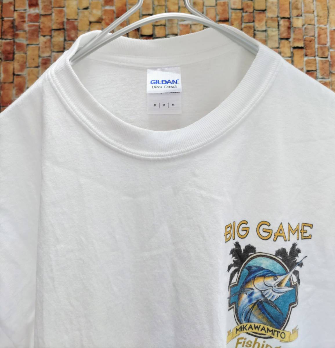 ★送料無料★ GILDAN 三河みとマリーナ Ｔシャツ ビッグゲーム フィッシング ホワイト Medium