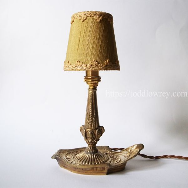 【白鳥が羽を休める手燭のともしび】フランス アンティーク テーブルランプ 照明 シェード付◆Antique Brass Swan Table Lamp with Shade◆_画像2