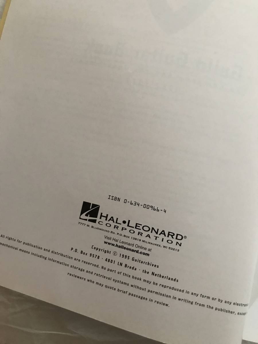 洋書　The Guild Guitar Book　The Company and the Instruments, 1952-77　Hans Moust 著　ギルド・ギター・ブック　中古輸入本_画像3