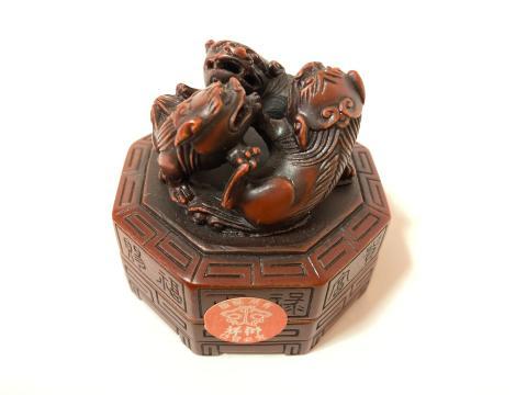  three lion sculpture vermilion inkpad ornament .. thing better fortune . luck calligraphy lion tree carving width 5.5. height 5.