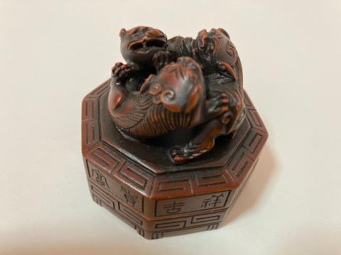  three lion sculpture vermilion inkpad ornament .. thing better fortune . luck calligraphy lion tree carving width 5.5. height 5.