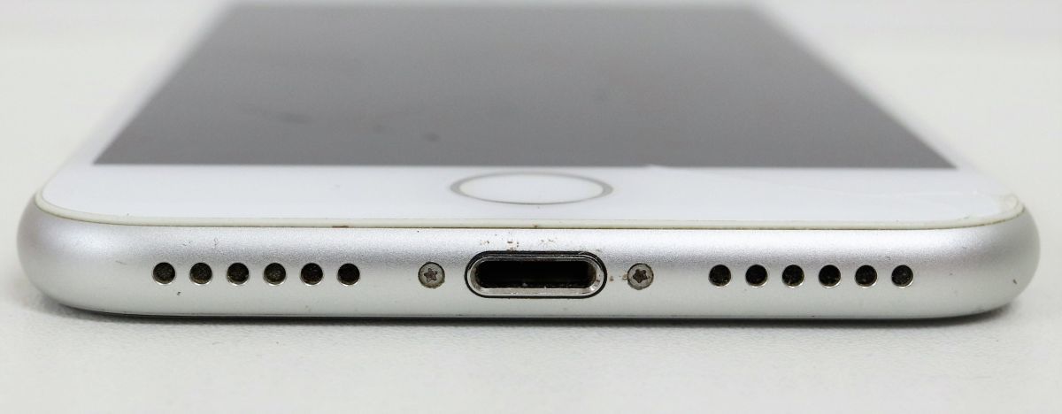 SIMロック解除済☆ドコモ Apple iPhone8 MQ792J/A 64GB シルバー バッテリー最大容量89％ 画面ヒビ ケース付き◎2457-2_画像7