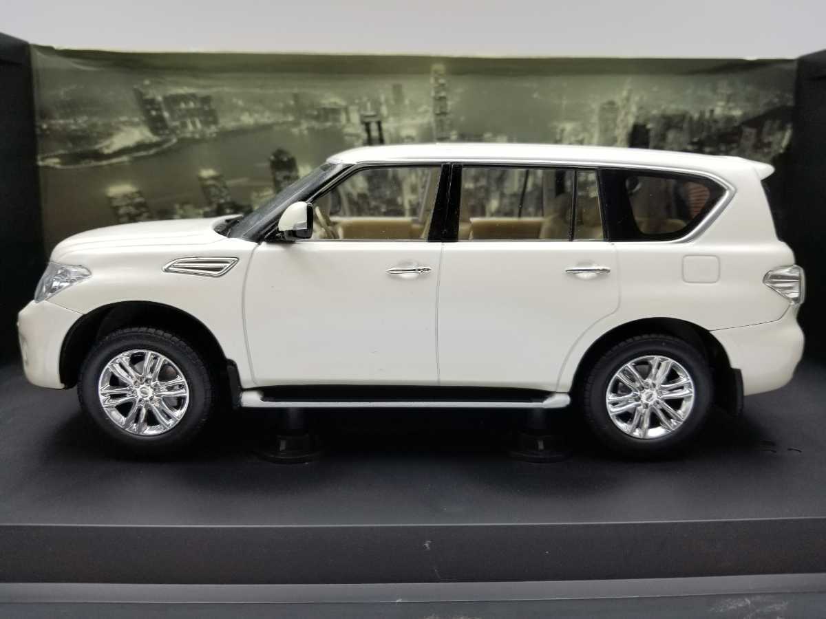 希少品? 日本未発売品 1/24 日産 パトロール サファリ nissan patrol