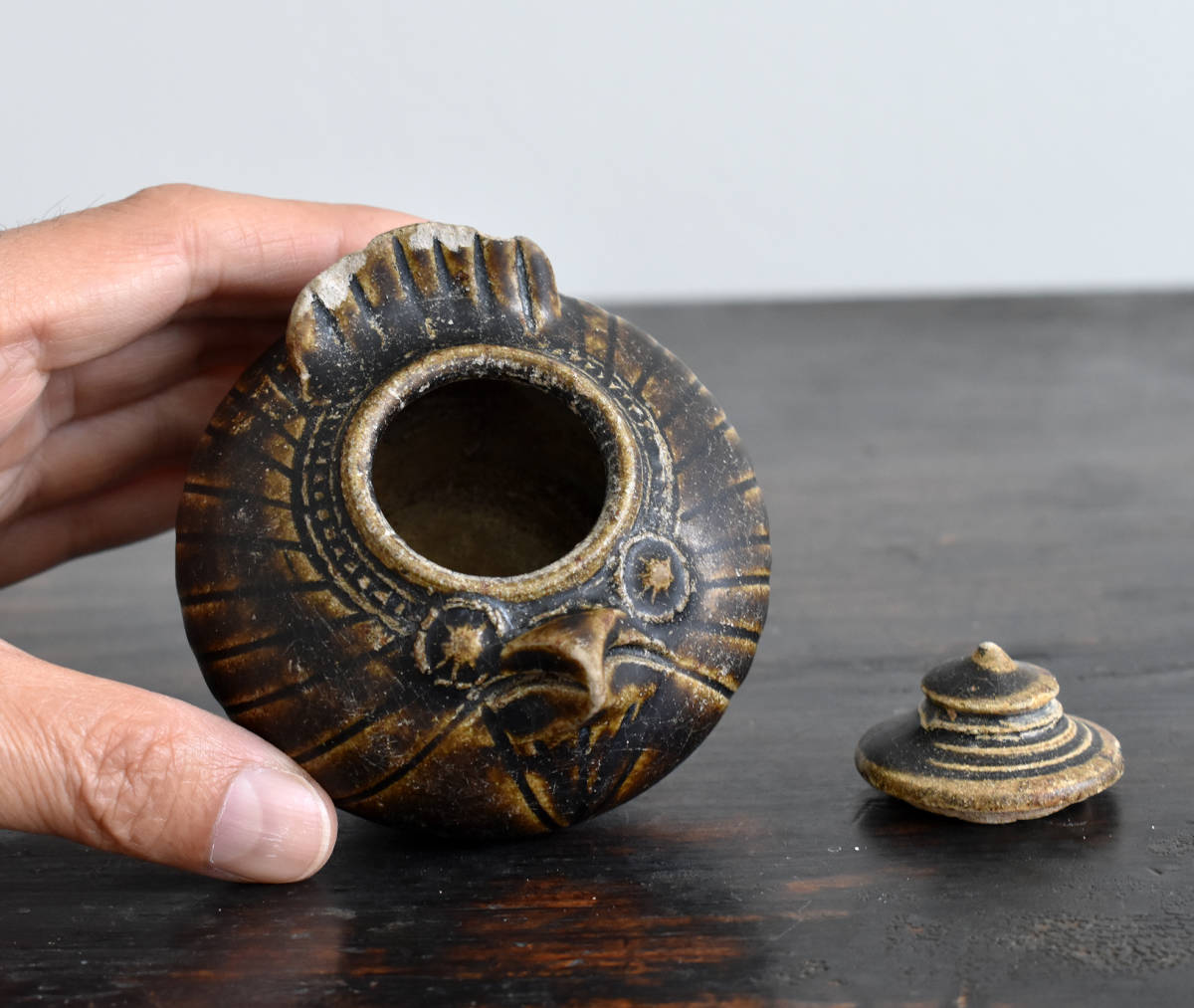 12~13世紀 カンボジア クメール王朝 黒褐釉鳥形石灰壺 状態良好 12~13世紀 カンボジア クメール王朝 黒褐釉鳥形石灰壺 状態良好