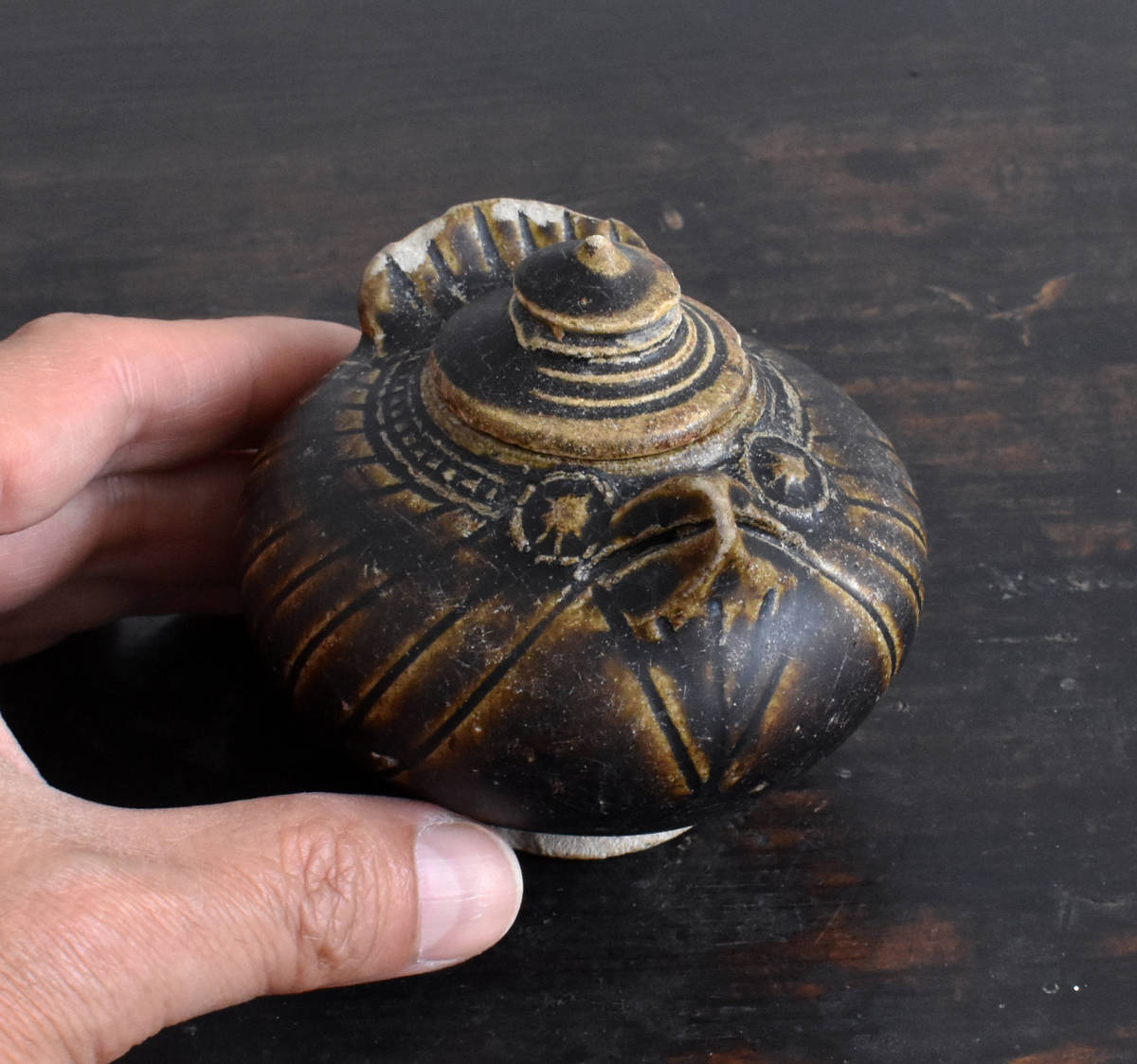 12~13世紀 カンボジア クメール王朝 黒褐釉鳥形石灰壺 状態良好 12~13世紀 カンボジア クメール王朝 黒褐釉鳥形石灰壺 状態良好