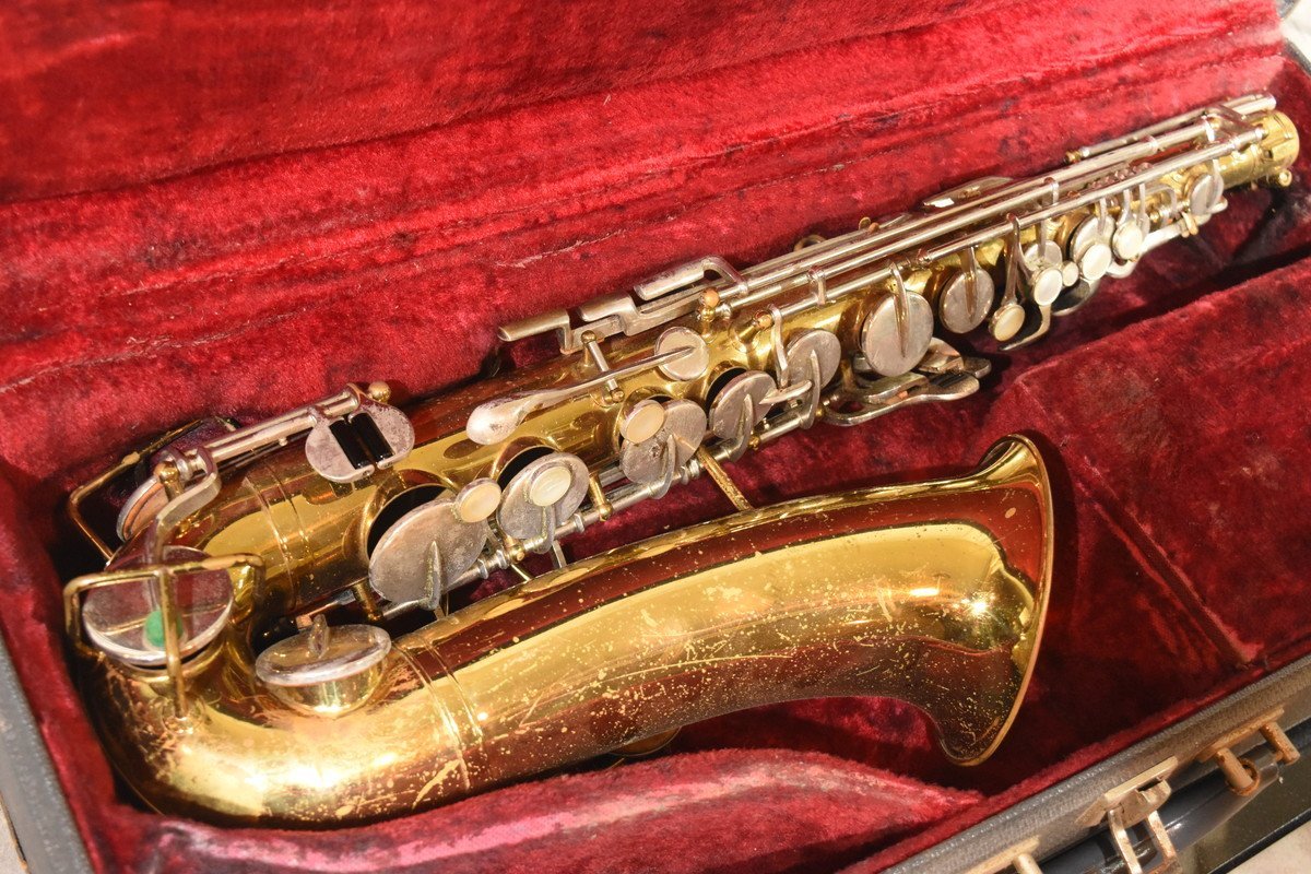 BUESCHER ブッシャー アルトサックス www.esole.eu