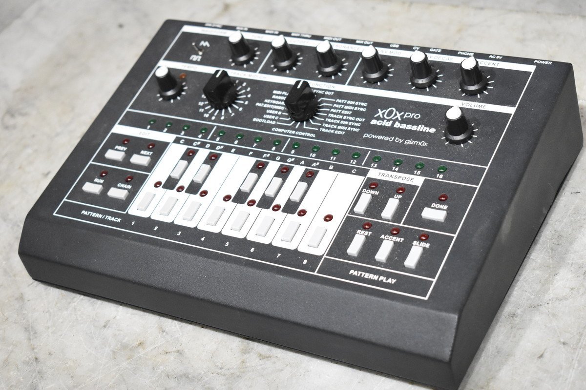 gizm0x x0x pro acid bassline synthesizer ベースライン