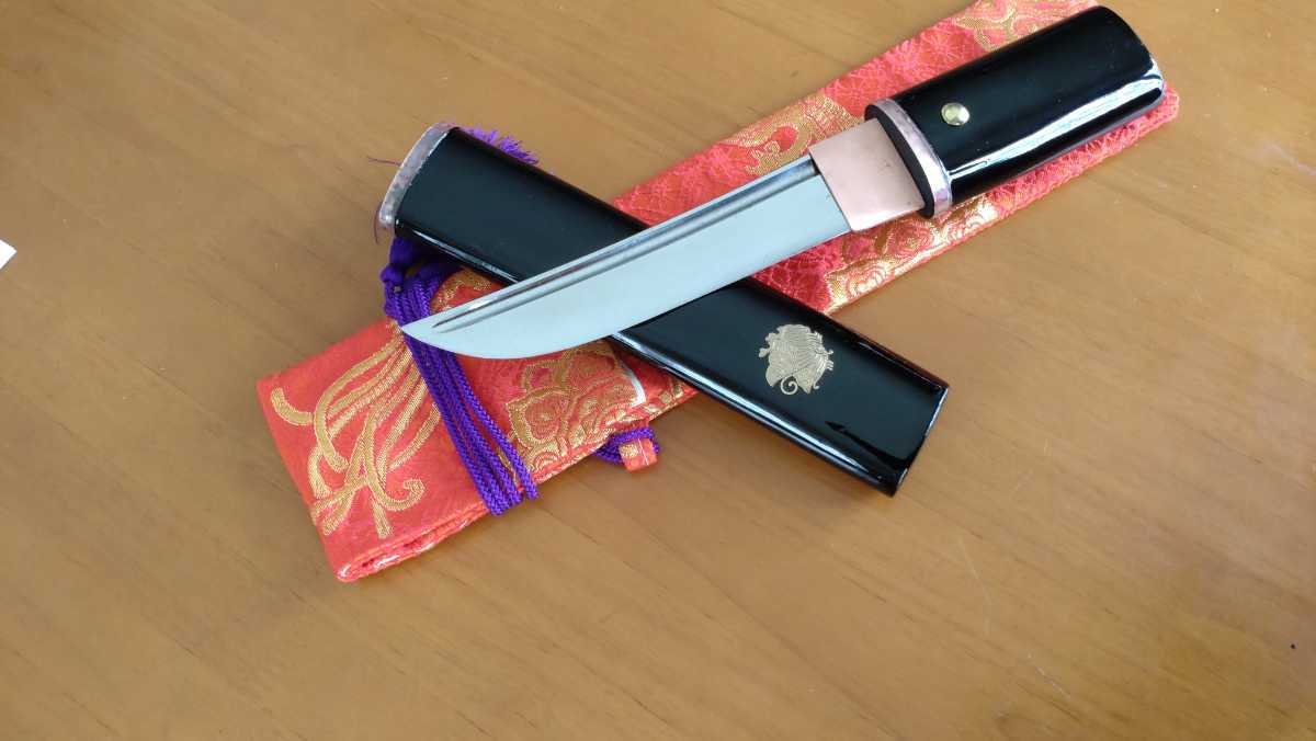 日本刀短刀 在銘（兼房作）江戸期の古い物、刃長14.9cm合法サイズ刃面