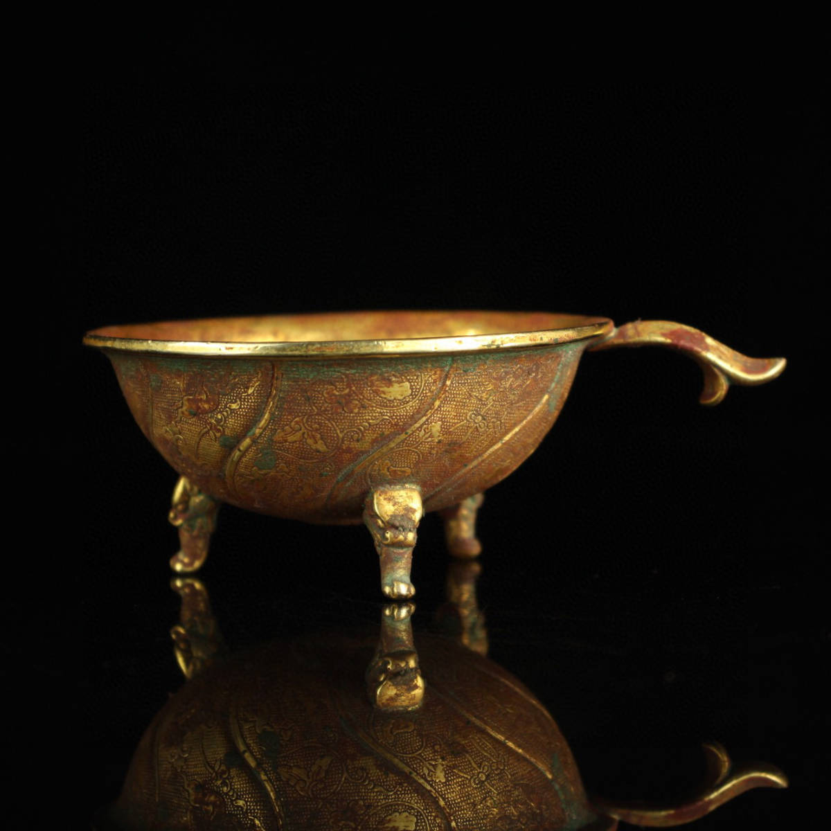 蔵友館蔵品・銅製・金鍍・神獣紋・酒碗】・希少珍品・置物・賞物・中国