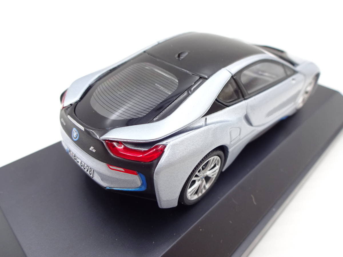 0521-61　1/43　BMW i8　80422336837　ロニックシルバー　ケース割れあり_画像5