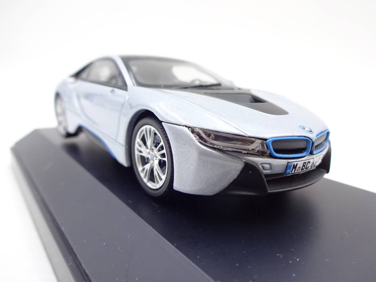 0521-61　1/43　BMW i8　80422336837　ロニックシルバー　ケース割れあり_画像7