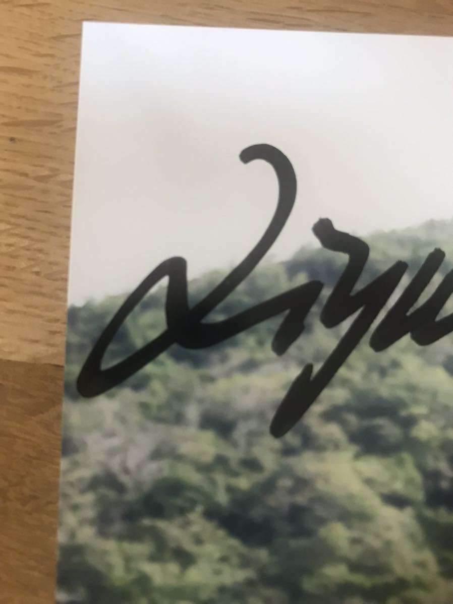 【直筆サイン入り】Liyuu ファーストメジャー写真集 『鼓動』 特典生写真付き ②