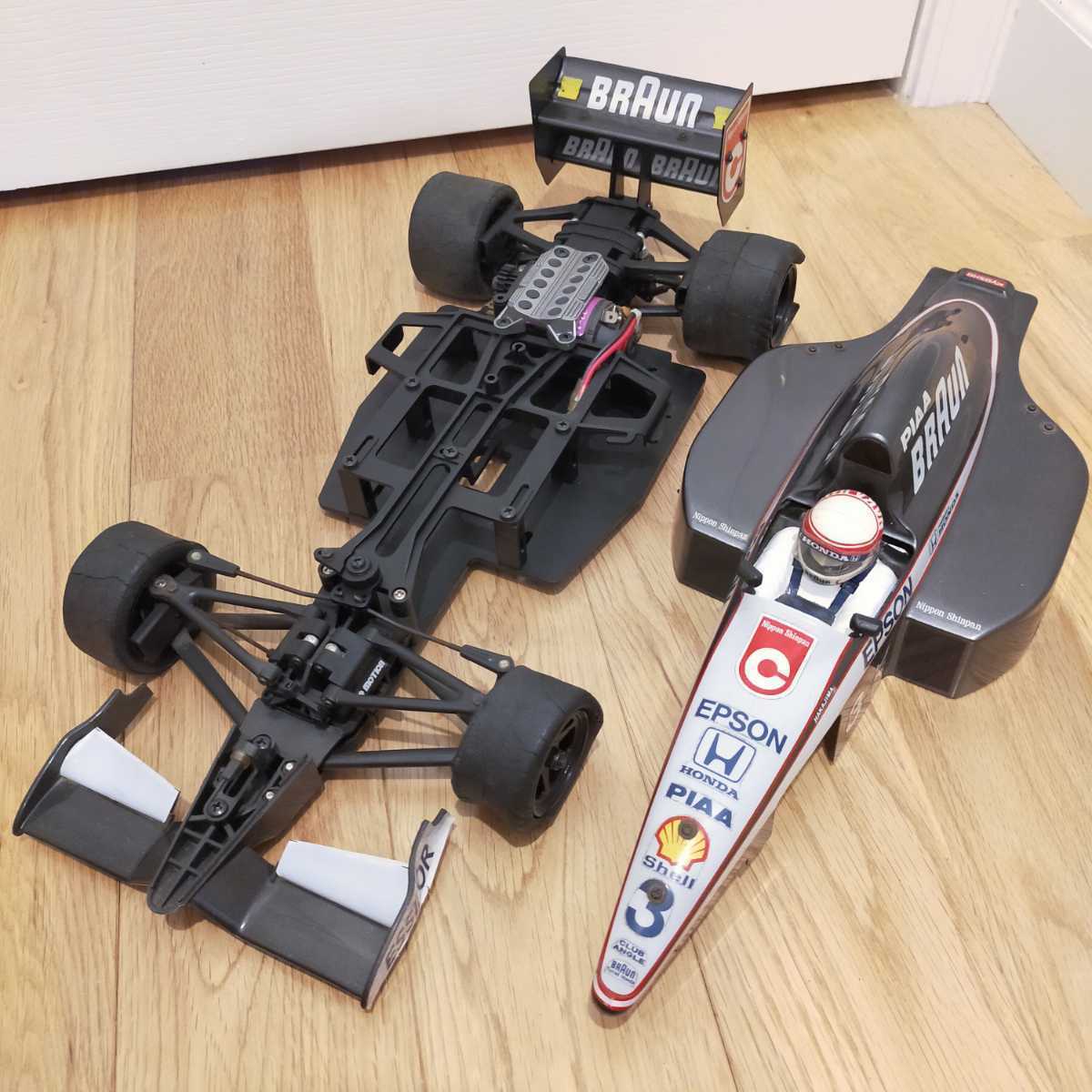 Yahoo!オークション - 当時物 京商 1/10 F1 ブラウン ティレル Yahoo!オークション - 当時物 京商 1/10 F1 ブラウン ティレル