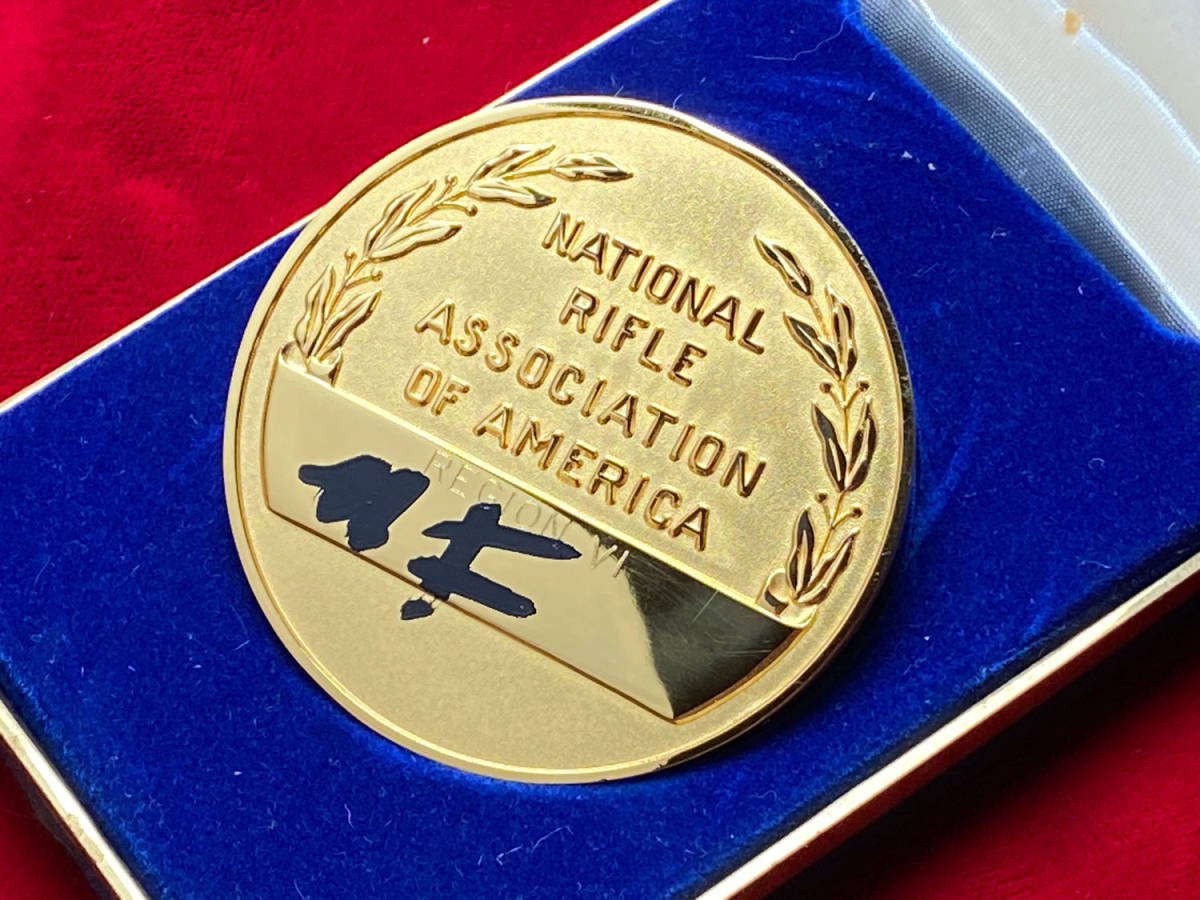 【市】NRA Regional Championship/ACTION PISTOL 1992 金メダル 【ミッキーファーラ サイン入】_画像2