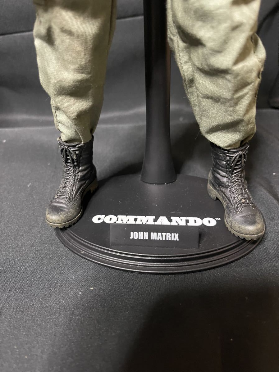 ホットトイズ コマンドー アーノルドシュワルツネッガー 1/6 ホットトイズ コマンドー アーノルドシュワルツネッガー 1/6
