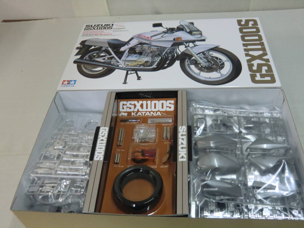 １：６　スズキＧＳＸ１１００Ｓカタナ　ＴＡＭＩＹＡ　１６０２５_画像5