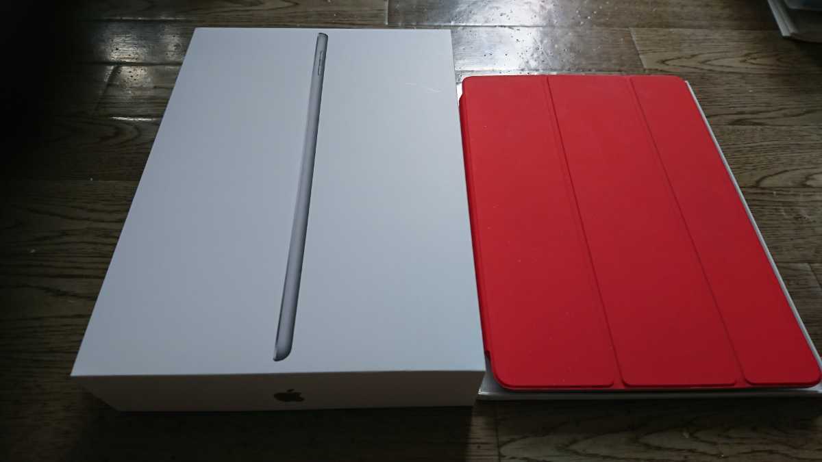 Apple iPad 第6世代 Wifi+Cellular 32GB 純正おまけMagicKeyboard、PRODUCT RED スマートカバーつき