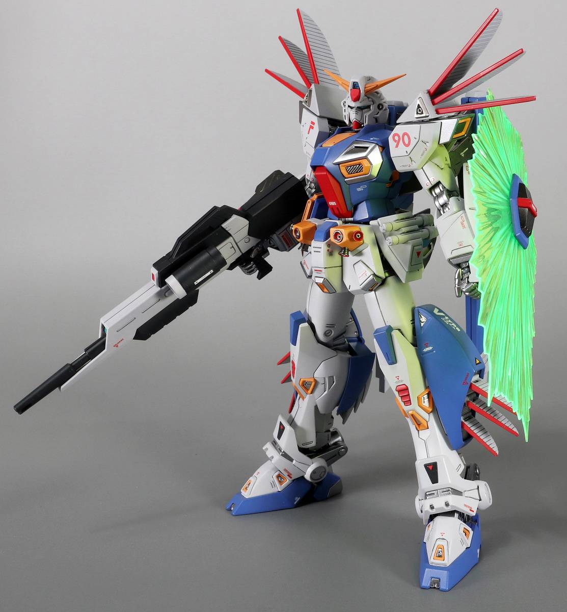 1/100 MG ガンダムF90 + ミッションパックR型、V型 + ミッション 1/100 MG ガンダムF90 + ミッションパックR型、V型 + ミッション