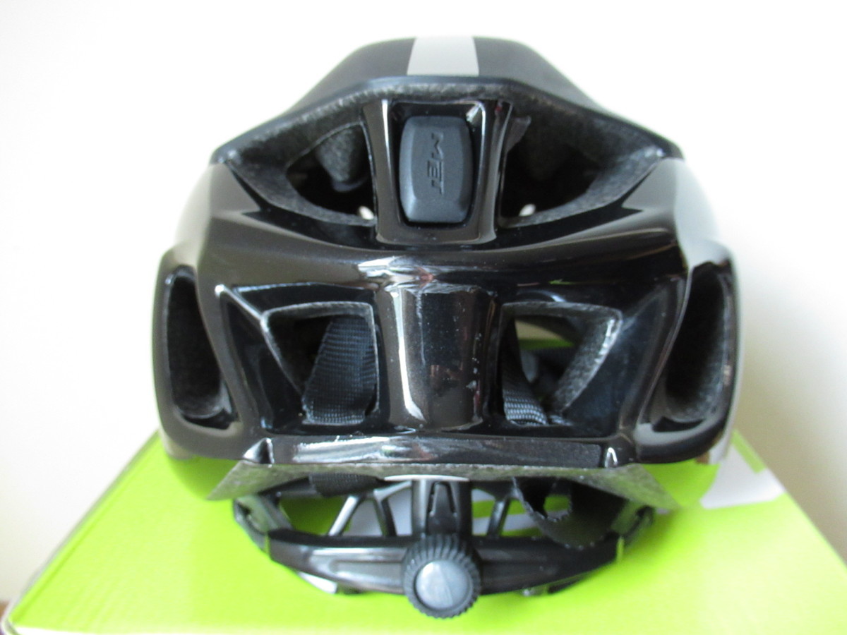 MET MANTA　エアロヘルメット　Black　Sサイズ（52-56cm）　2017モデル　新品未使用_画像4