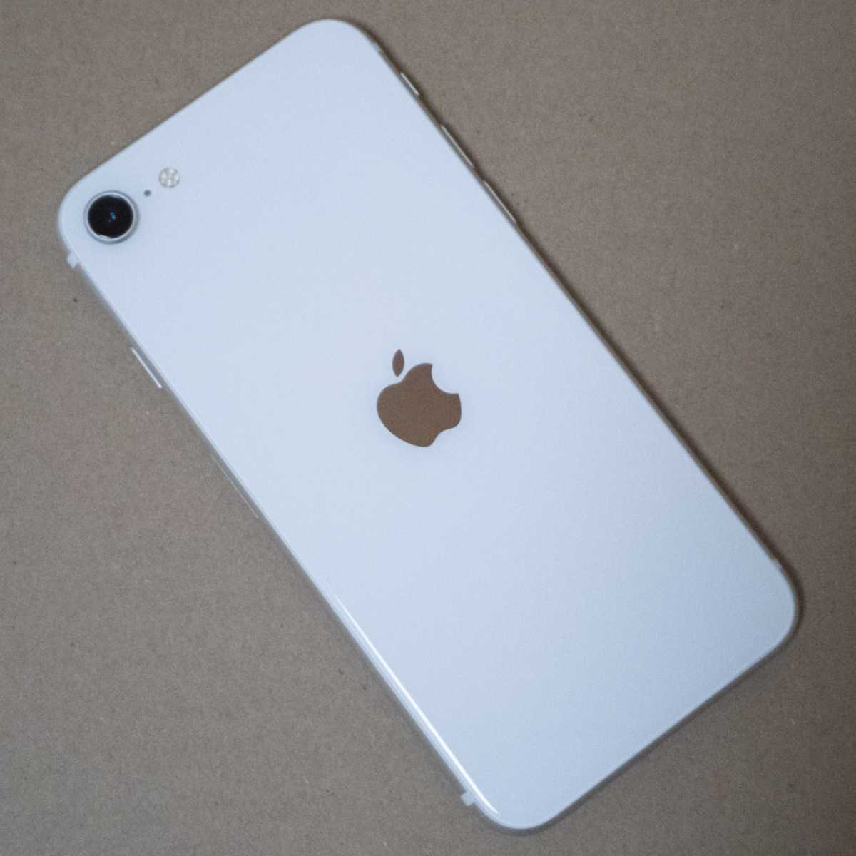 iPhone SE 第2世代 64GB SE2 SIMロック解除済み ホワイト 白 WHITE Apple